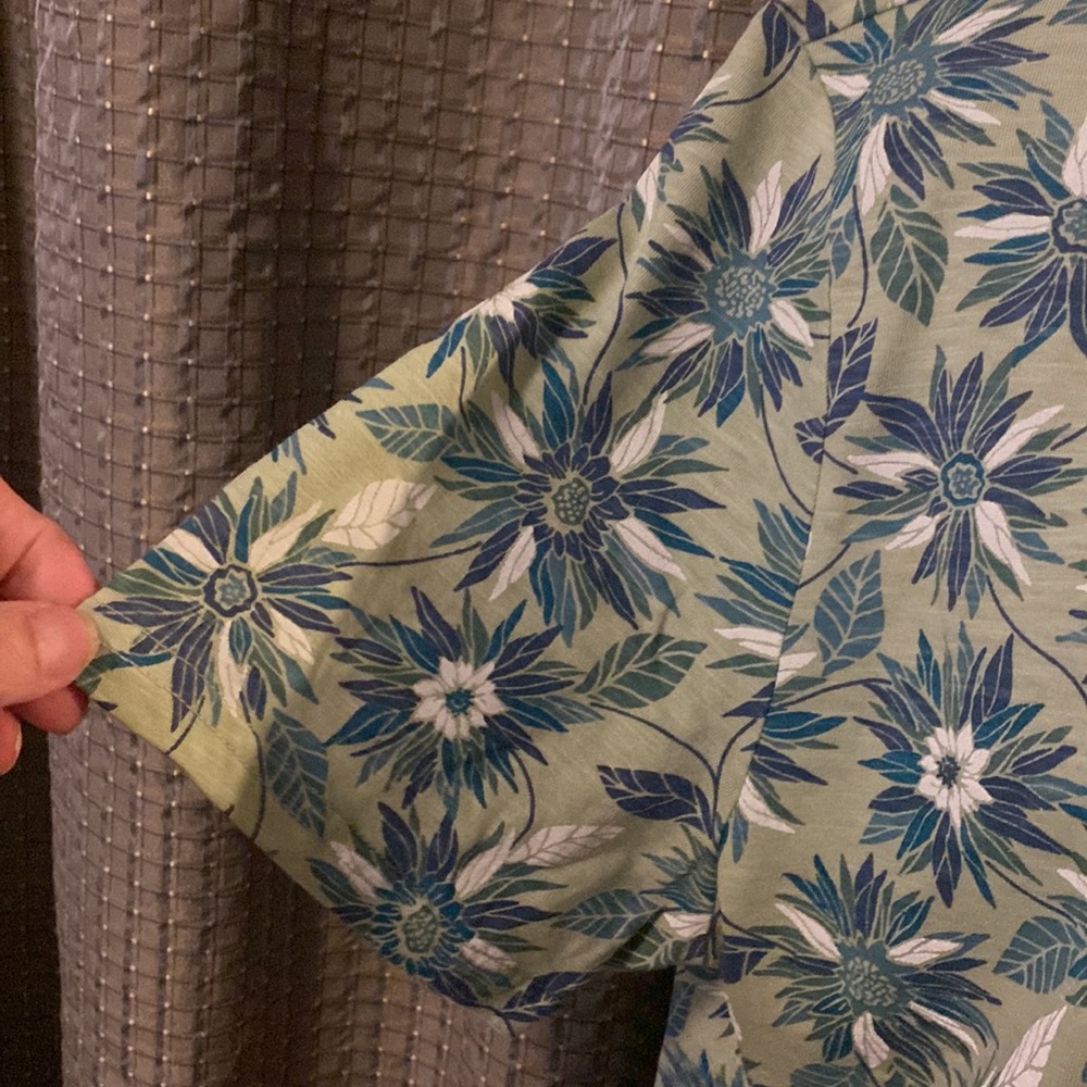 Top - Picture 3 of 4